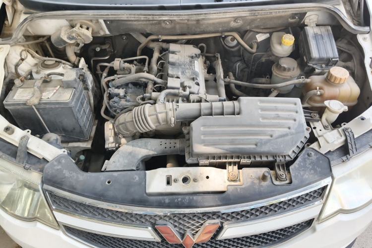 Used Wuling Hongguang 2013 1.5L S Comfort Model Engine Bay