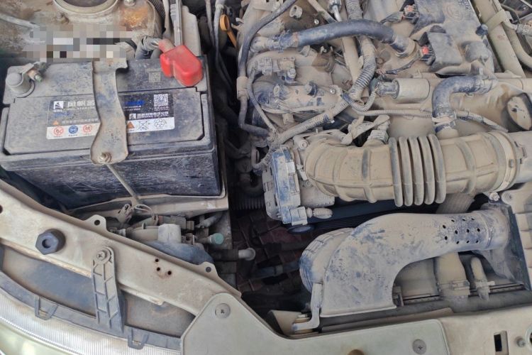 Used Wuling Hongguang 2013 1.5L Base Version Engine Bay Right