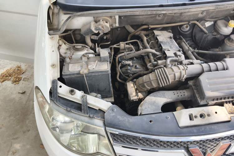 Used Wuling Hongguang 2013 1.5L S Comfort Model Engine Bay Right