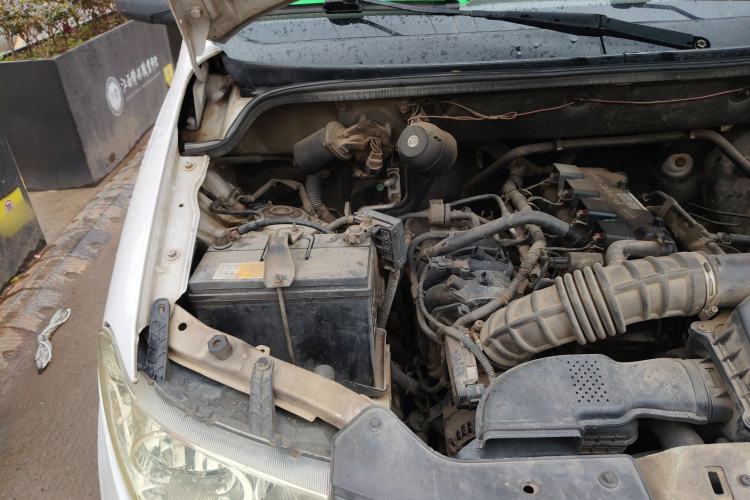 Used Wuling Hongguang 2013 1.5L Base Version Engine Bay Right