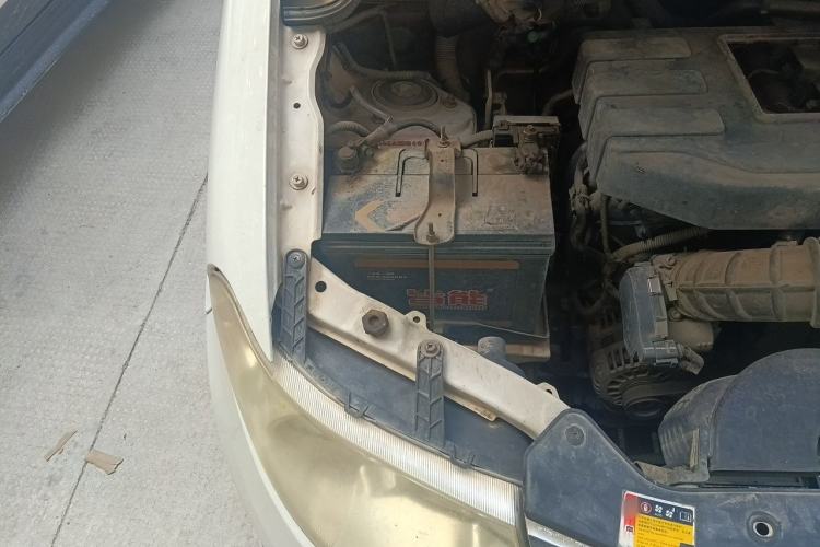 Used Wuling Hongguang 2013 1.5L S Luxury Model Engine Bay Right
