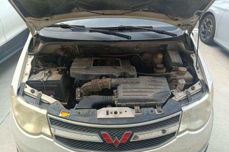 Used Wuling Hongguang 2013 1.5L S Luxury Model Engine Bay