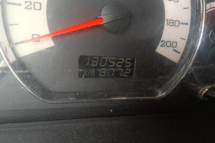 Used Wuling Hongguang 2013 1.5L S Luxury Model Odometer Close Up