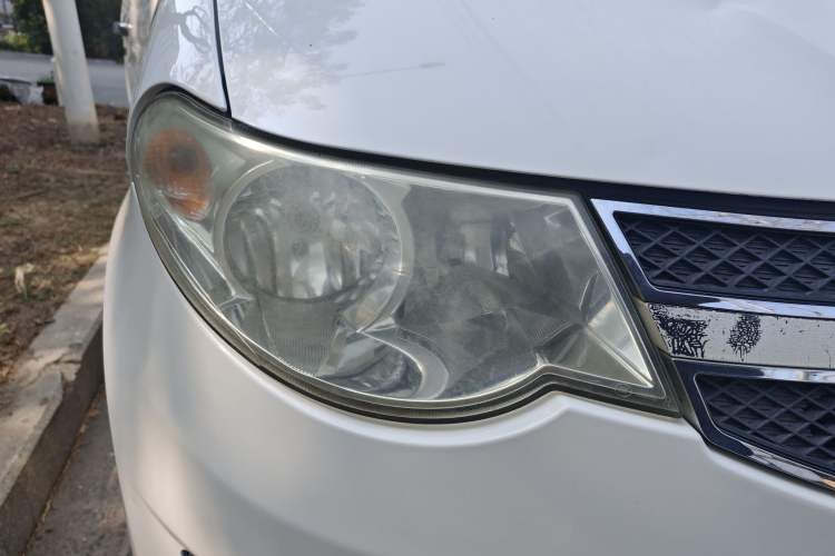 Used Wuling Hongguang 2013 1.5L S Comfort Model Right Front Headlight