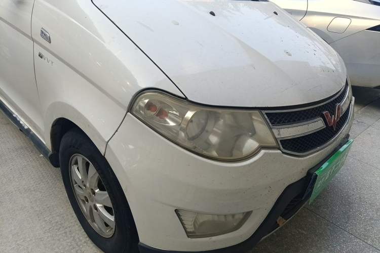 Used Wuling Hongguang 2013 1.5L S Luxury Model Right Front Headlight