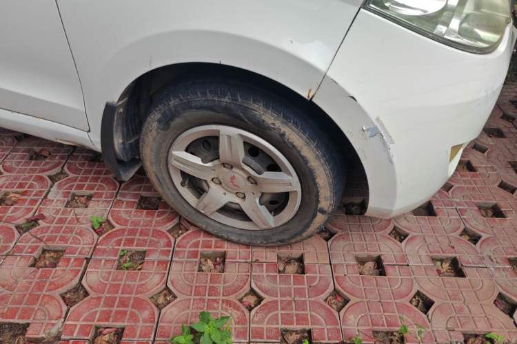 Used Wuling Hongguang 2013 1.5L Base Version Right Front Wheel Hub