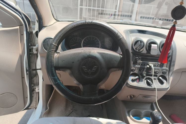 Used Wuling Hongguang 2013 1.5L Comfort Model Steering Wheel