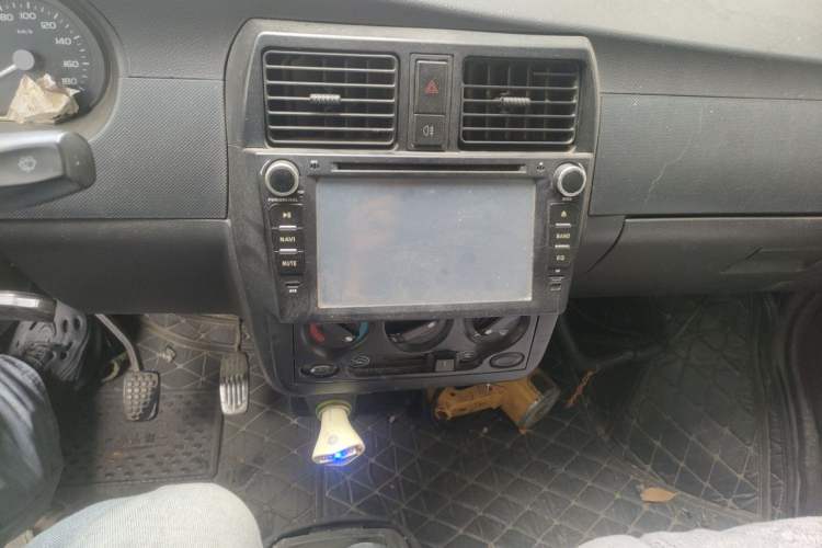Used Wuling Hongguang 2013 1.2L S Comfort Model China IV Standard Audio And AC Panel