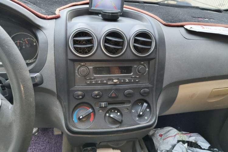 Used Wuling Hongguang 2013 1.5L Base Version Audio And AC Panel