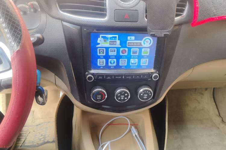 Used Wuling Hongguang 2013 1.2L S Comfort Model China IV Standard Audio And AC Panel