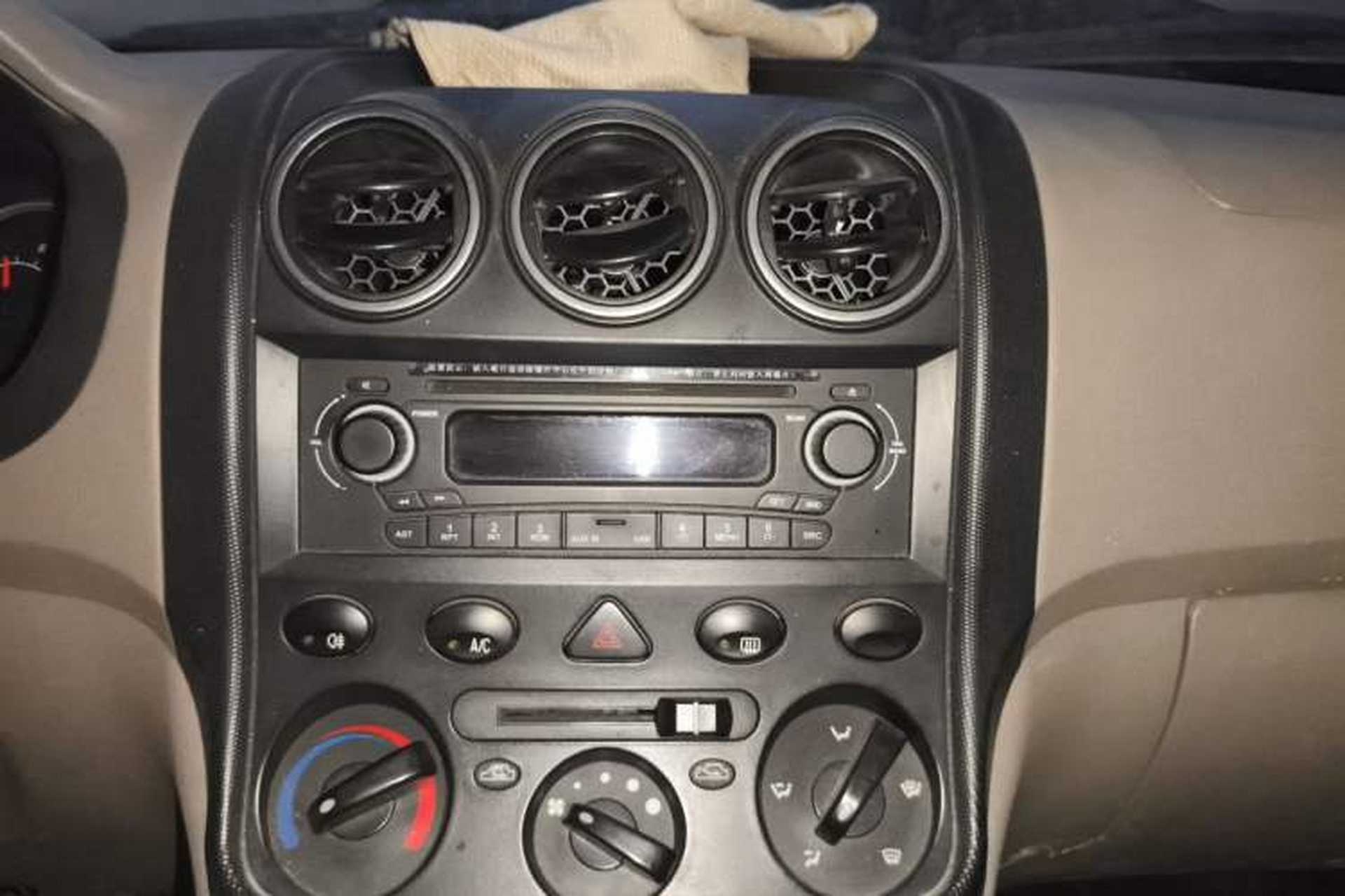 Used Wuling Hongguang 2013 1.5L Standard Version Audio And AC Panel