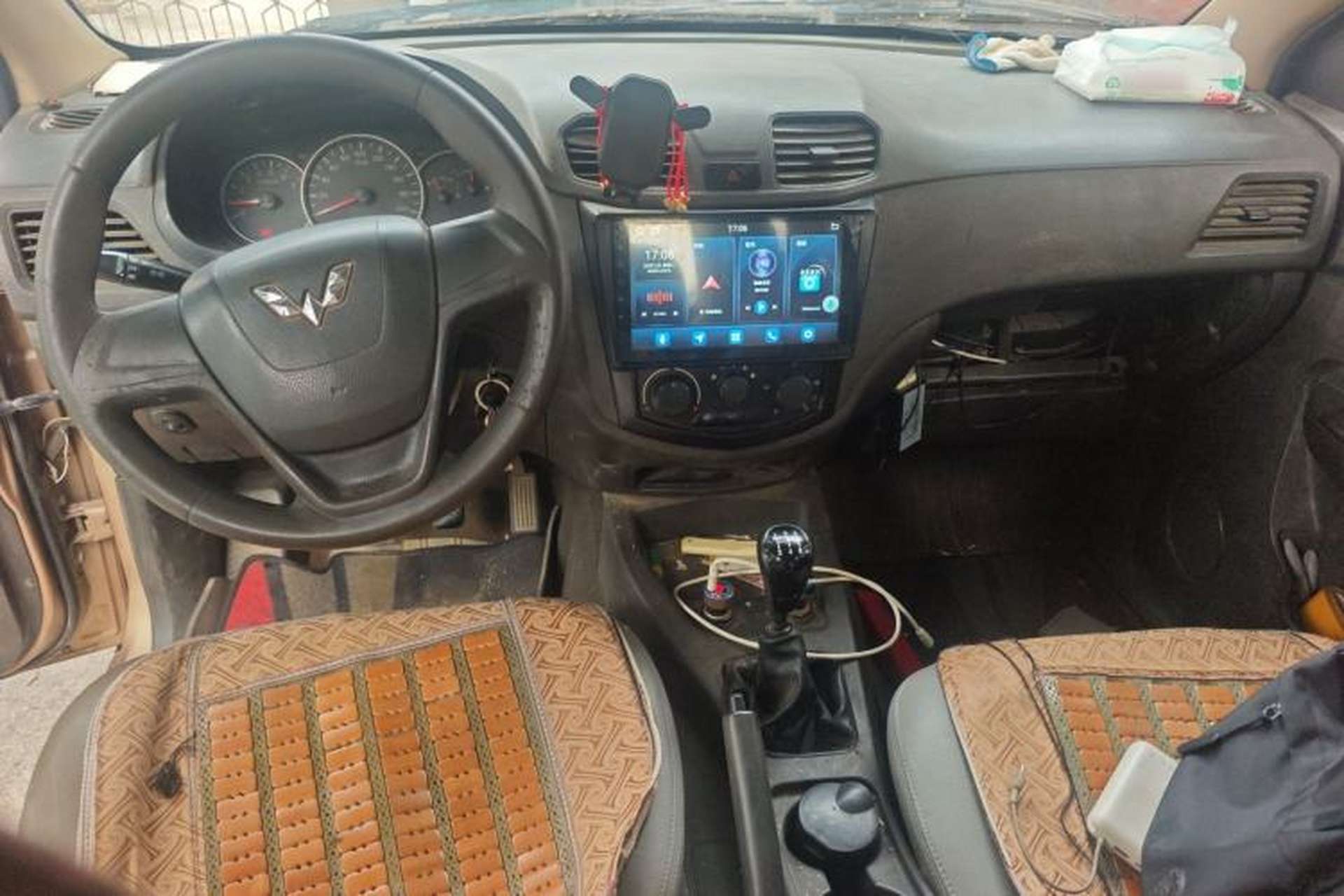 Used Wuling Hongguang 2013 1.5L Base Version Center Console