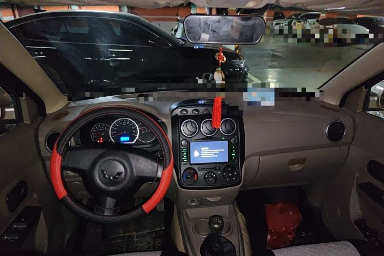 Used Wuling Hongguang 2013 1.5L Comfort Model Center Console