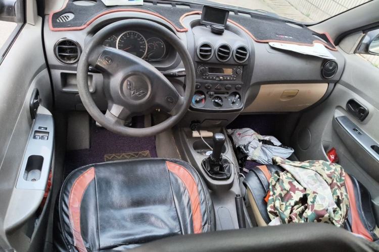 Used Wuling Hongguang 2013 1.5L Base Version Center Console