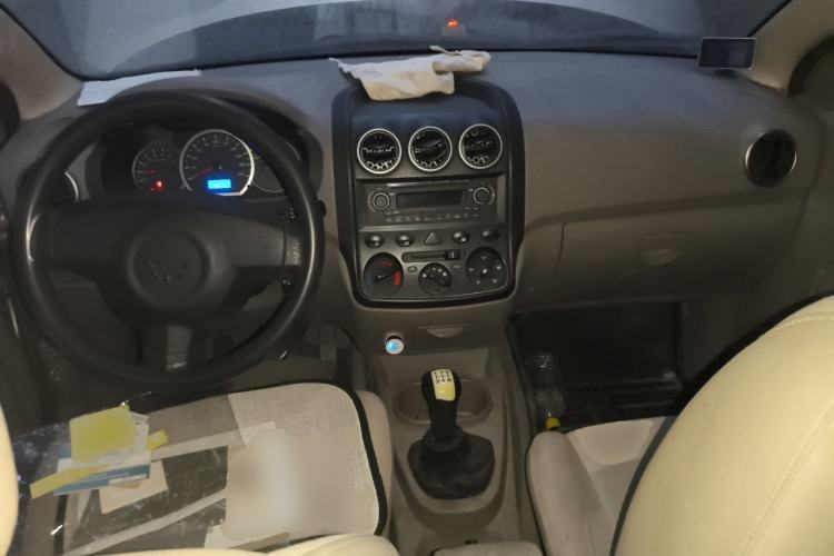 Used Wuling Hongguang 2013 1.5L Standard Version Center Console