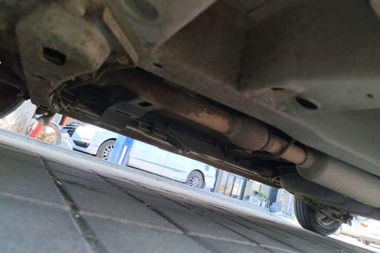 Used Wuling Hongguang 2013 1.5L Standard Version Chassis Front Left