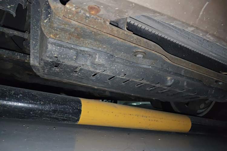 Used Wuling Hongguang 2013 1.5L Comfort Model Chassis Front Right