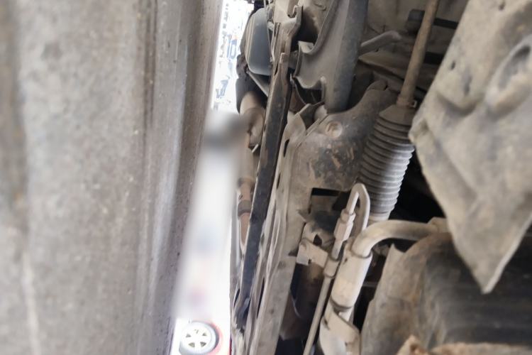 Used Wuling Hongguang 2013 1.5L S Luxury Model Chassis Front Right