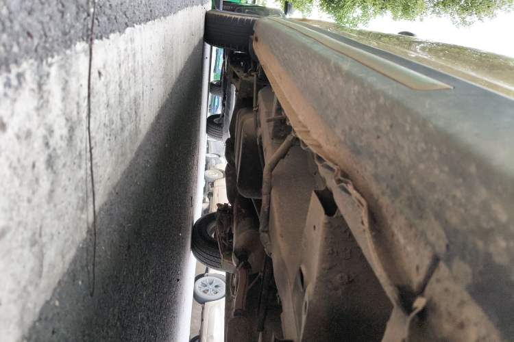 Used Wuling Hongguang 2013 1.5L S Luxury Model Chassis Front Right