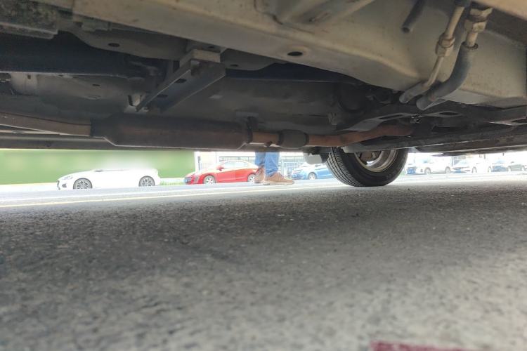 Used Wuling Hongguang 2013 1.5L S Comfort Model Chassis Front Right