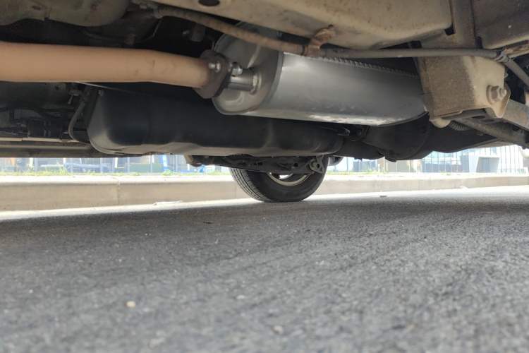 Used Wuling Hongguang 2013 1.5L S Comfort Model Chassis Rear Left
