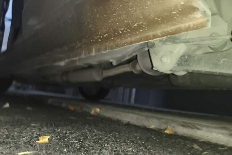 Used Wuling Hongguang 2013 1.5L Standard Version Chassis Rear Left