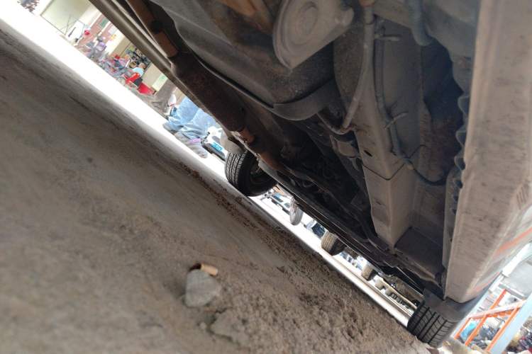 Used Wuling Hongguang 2013 1.5L Base Version Chassis Rear Right