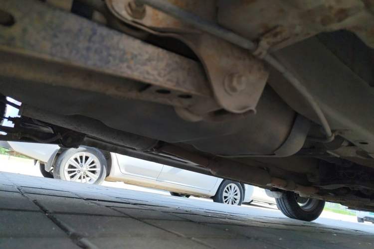 Used Wuling Hongguang 2013 1.5L Standard Version Chassis Rear Right