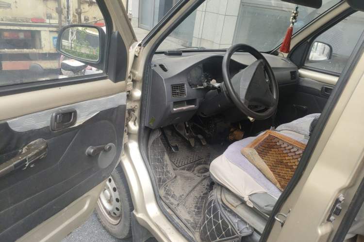 Used Wuling Hongguang 2013 1.2L S Comfort Model China IV Standard Driver Seat