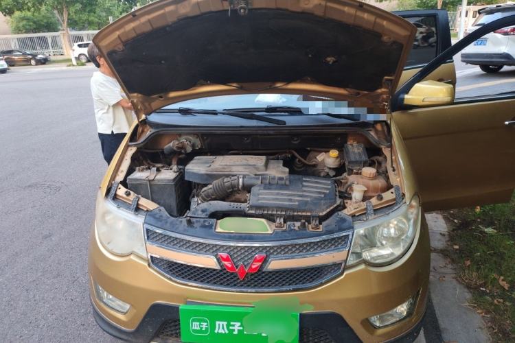 Used Wuling Hongguang 2013 1.5L S Comfort Model Engine Bay