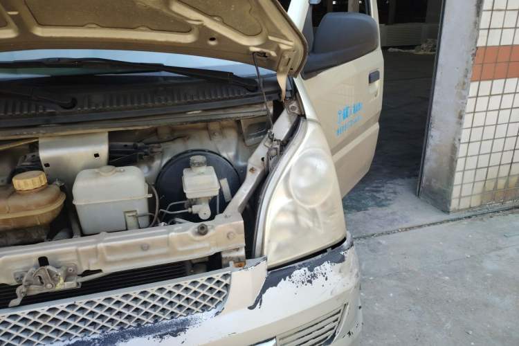Used Wuling Hongguang 2013 1.2L S Comfort Model China IV Standard Engine Bay Left