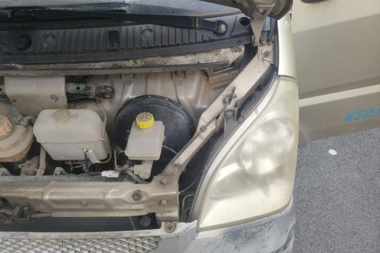 Used Wuling Hongguang 2013 1.2L S Comfort Model China IV Standard Engine Bay Left