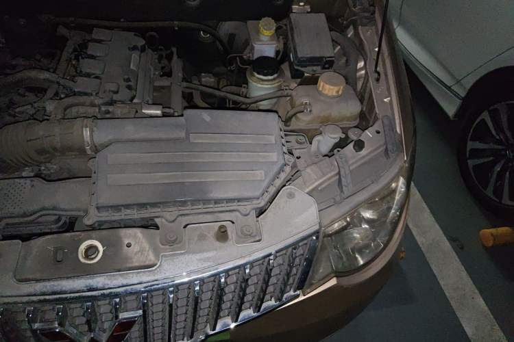 Used Wuling Hongguang 2013 1.5L Comfort Model Engine Bay Left