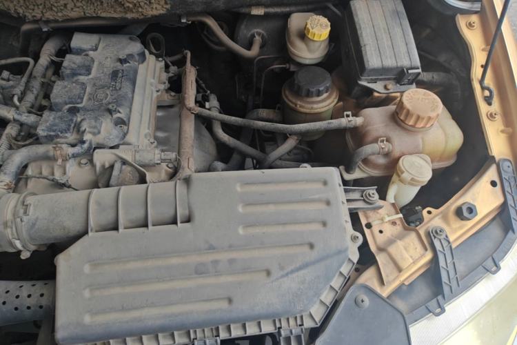 Used Wuling Hongguang 2013 1.5L S Comfort Model Engine Bay Left