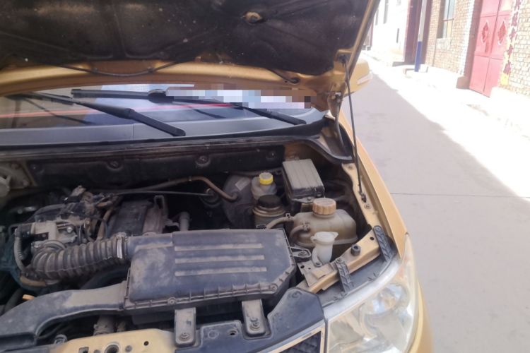 Used Wuling Hongguang 2013 1.2L S Comfort Model China IV Standard Engine Bay Left