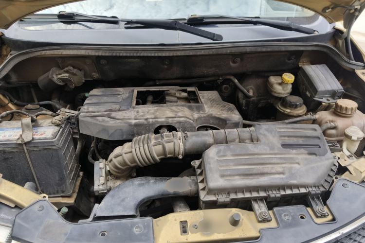 Used Wuling Hongguang 2013 1.5L S Luxury Model Engine Bay