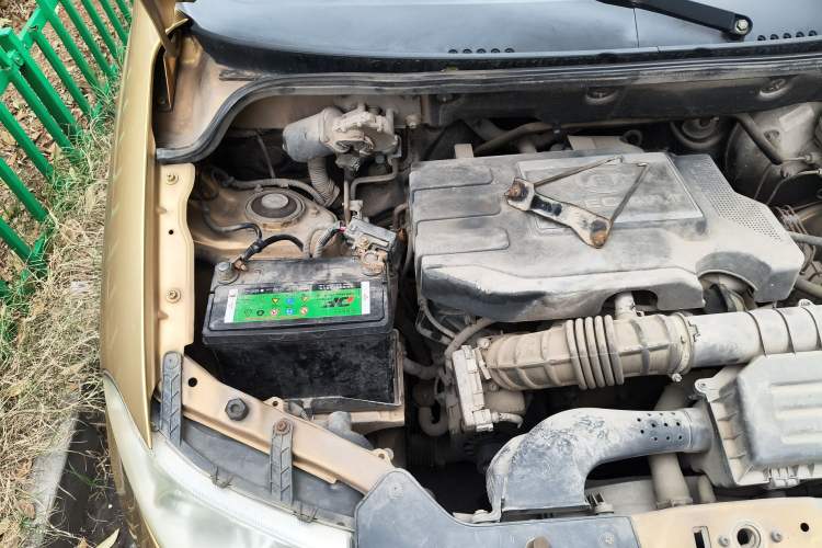 Used Wuling Hongguang 2013 1.5L S Luxury Model Engine Bay Right