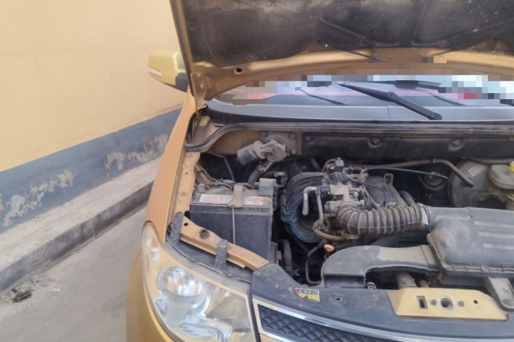 Used Wuling Hongguang 2013 1.2L S Comfort Model China IV Standard Engine Bay Right