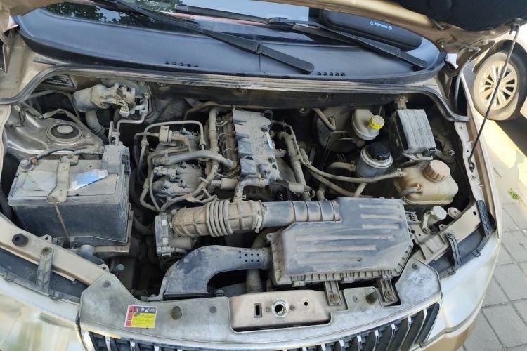 Used Wuling Hongguang 2013 1.5L Standard Version Engine Bay