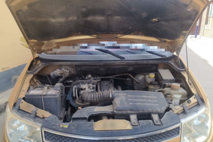 Used Wuling Hongguang 2013 1.2L S Comfort Model China IV Standard Engine Bay