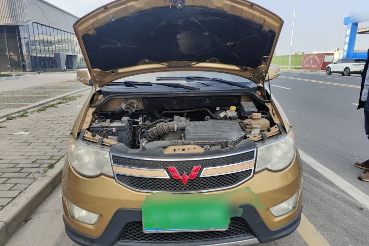 Used Wuling Hongguang 2013 1.5L S Comfort Model Engine Bay