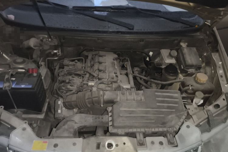 Used Wuling Hongguang 2013 1.5L Standard Version Engine Bay