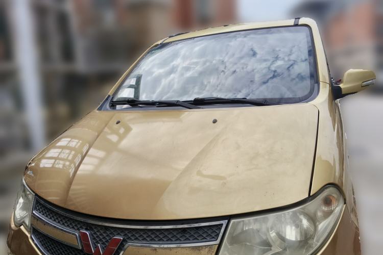 Used Wuling Hongguang 2013 1.5L S Luxury Model Front