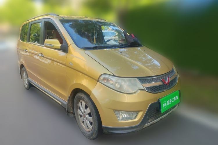 Used Wuling Hongguang 2013 1.5L S Comfort Model Front Right 45 Deg
