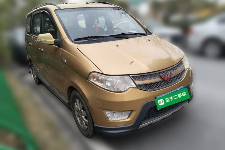 Used Wuling Hongguang 2013 1.5L S Luxury Model Front Right 45 Deg