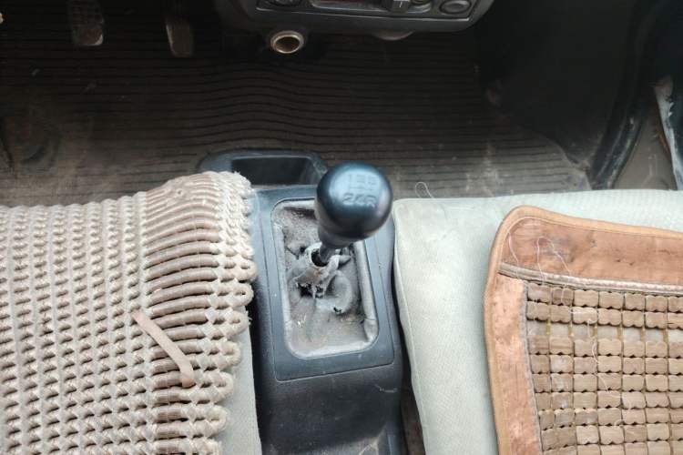 Used Wuling Hongguang 2013 1.2L S Comfort Model China IV Standard Gear Lever