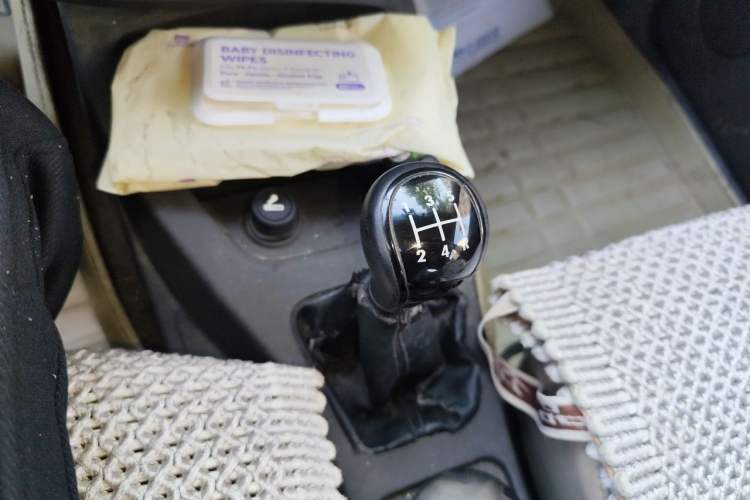 Used Wuling Hongguang 2013 1.5L Standard Version Gear Lever