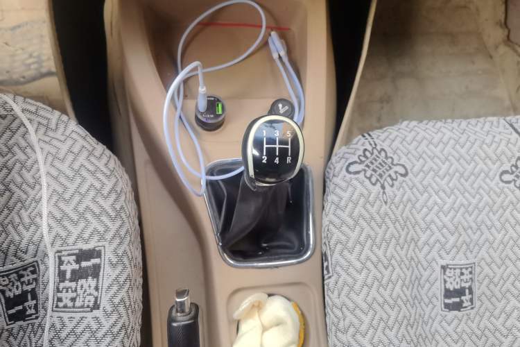 Used Wuling Hongguang 2013 1.2L S Comfort Model China IV Standard Gear Lever