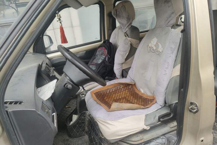 Used Wuling Hongguang 2013 1.2L S Comfort Model China IV Standard Left Front Seat