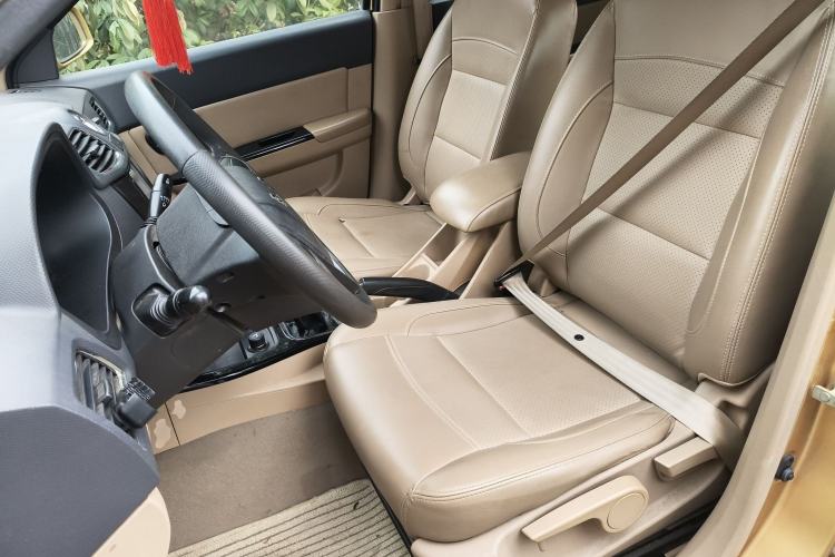 Used Wuling Hongguang 2013 1.5L S Luxury Model Left Front Seat